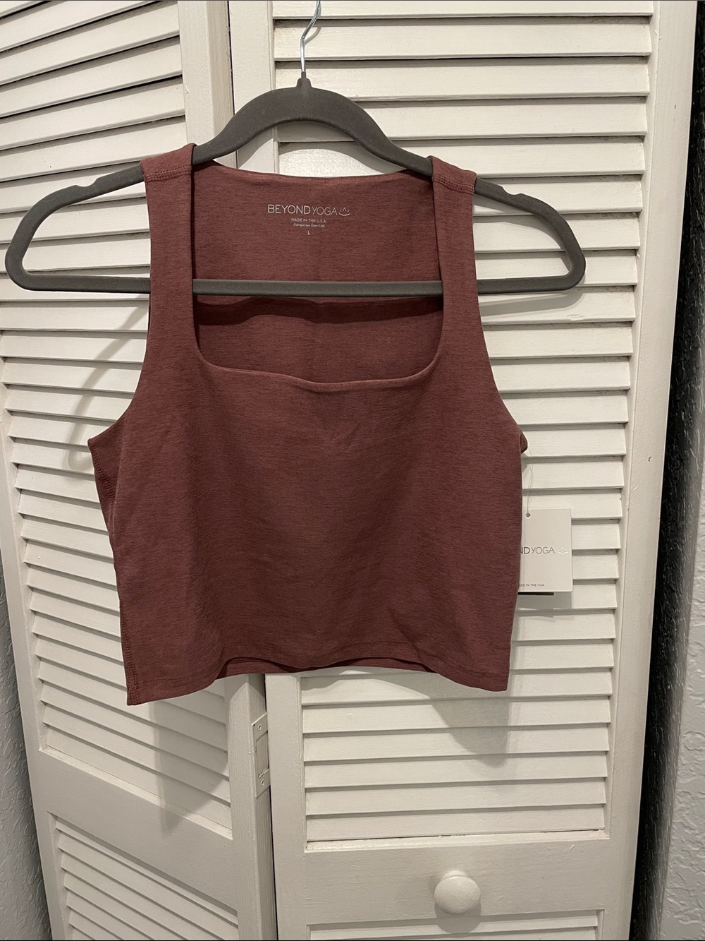 Beyond Yoga Mauve-Burgundy Square Neck Cropped Tank